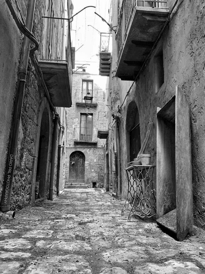 B&B Borgo Antico ピアッツァ・アルメリーナ エクステリア 写真